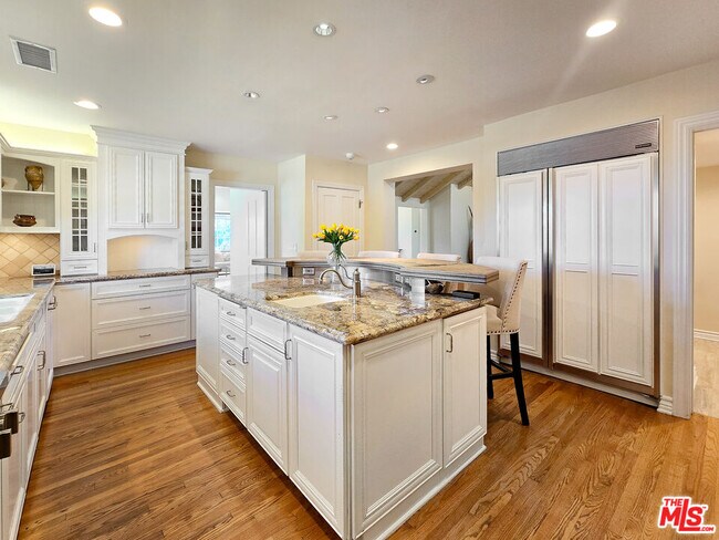 Building Photo - 3690 Crownridge Dr