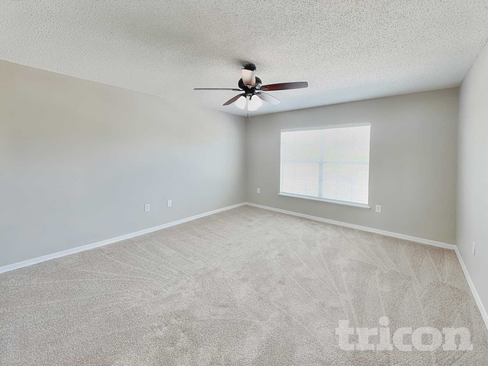 Building Photo - 13561 Linden Dr
