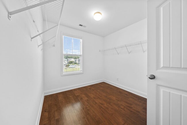 Building Photo - 1008 Whispering Doe Dr