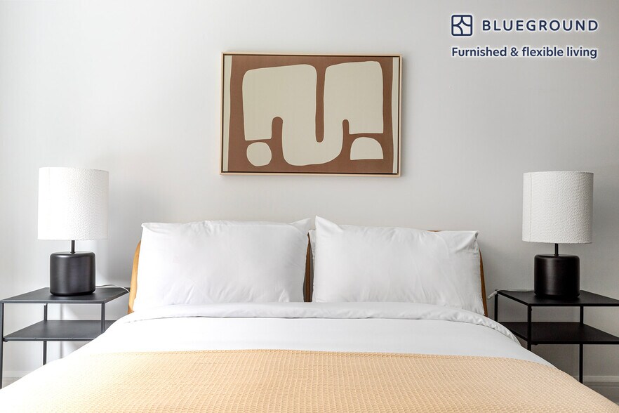 Building Photo - 311 W 50th St