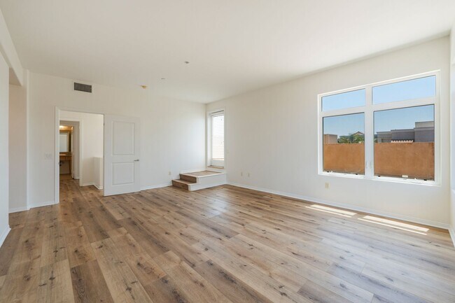 Building Photo - Glencoe Avenue (4050)