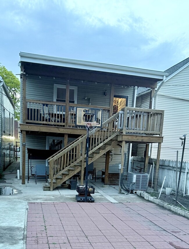 Building Photo - 4613 S St Louis Ave