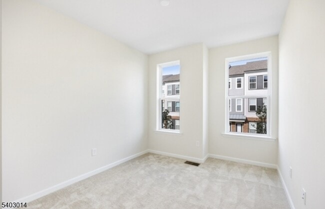 Building Photo - 5 Sadie Cir