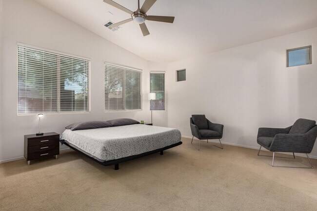 Building Photo - 15273 W Edgemont Ave