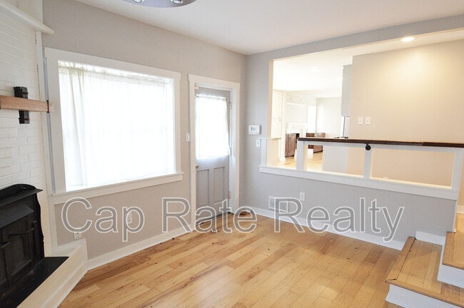 Building Photo - 216 Cherrington Rd