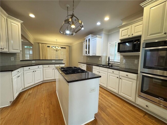 Building Photo - 871 Lenox Ct NE