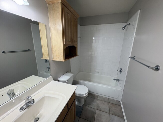 Building Photo - 7519 N 133rd E Ave