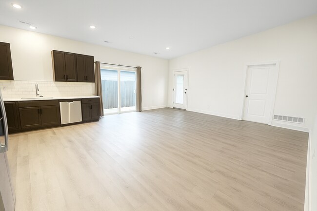 Building Photo - 11649/51 Harry Ct