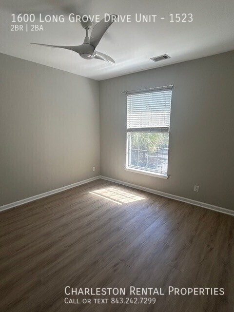 Building Photo - 1600 Long Grove Dr