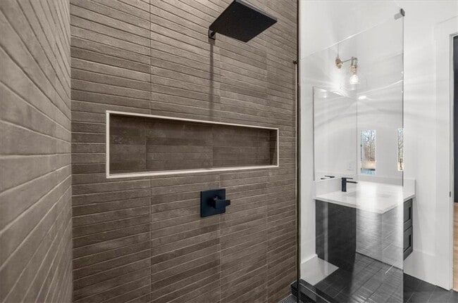 Building Photo - 2386 Trinity Church Rd