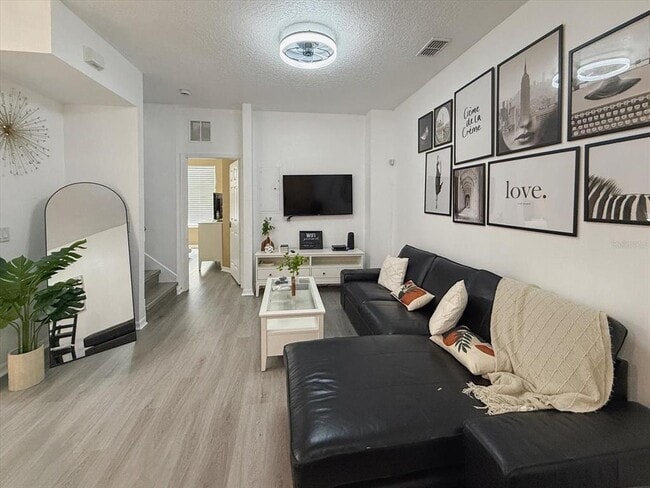 Building Photo - 1302 S Beach Cir