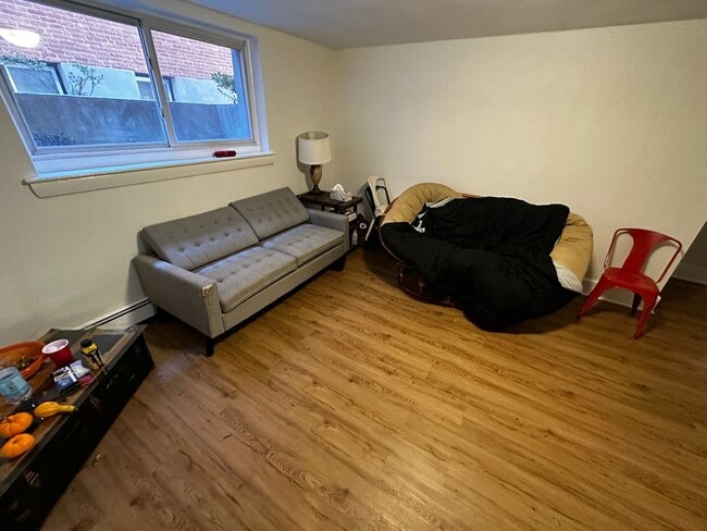 Building Photo - 2bed in Brighton