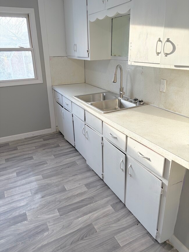 Building Photo - Luxury Renovated 3-Bedroom Home with Large Yard