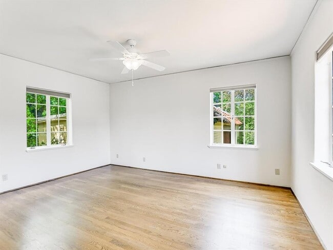Building Photo - 1210 W 13th St