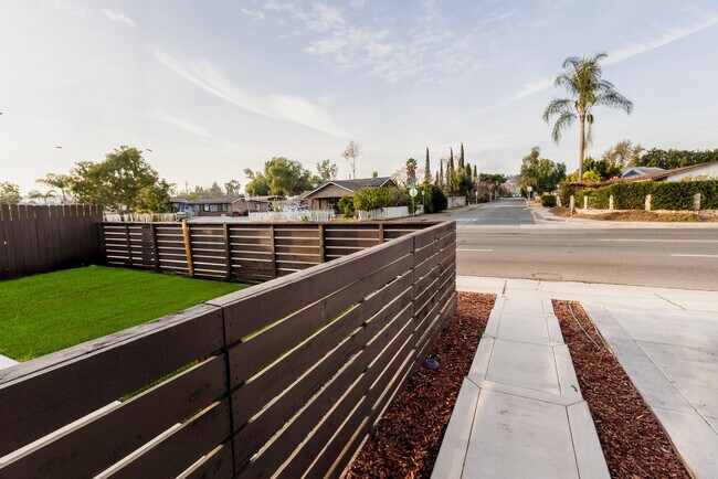 Building Photo - 451 E Lincoln Ave