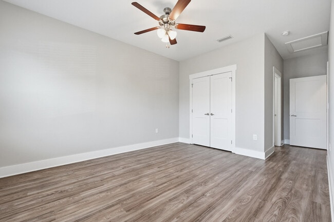 Building Photo - 246 N Sand Palm Rd
