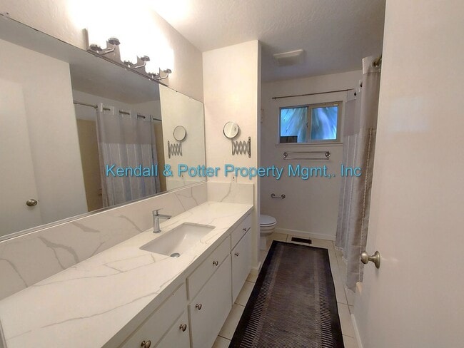 Building Photo - Spacious and Bright 3BR 2BA Seacliff Home - Close to the Beach!