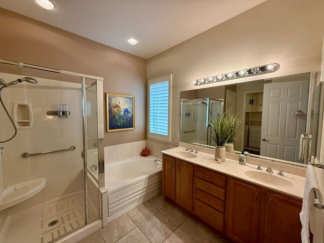 Building Photo - Home in the desirable Del Webb Community