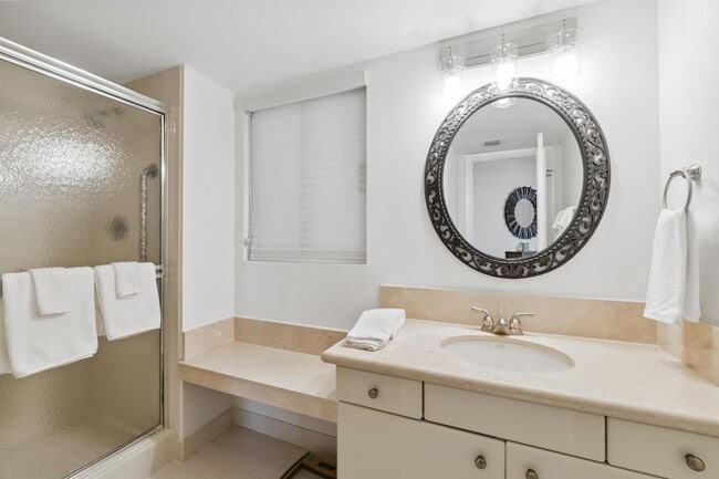 Building Photo - 2565 S Ocean Blvd