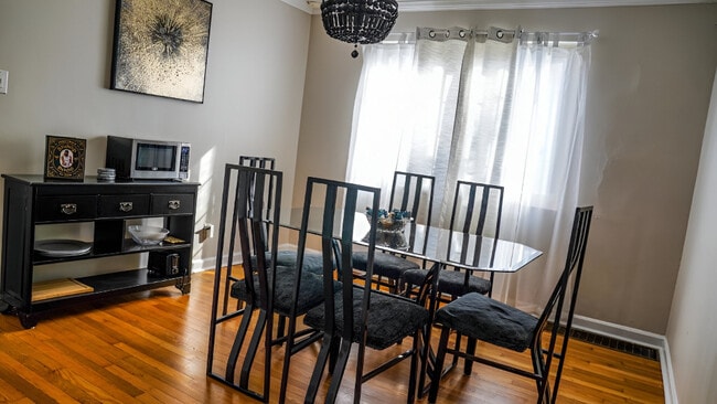 Building Photo - 1746 E Broad St