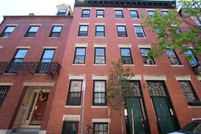 Building Photo - 4 Phillips St