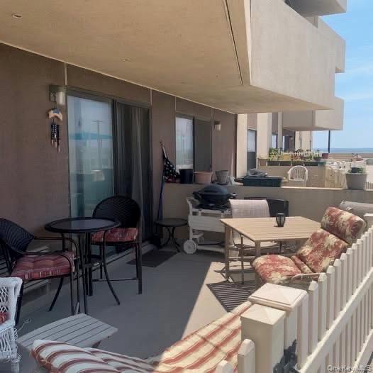 Building Photo - 360 Shore Rd