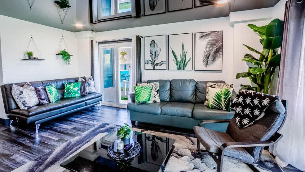 Building Photo - 8743 Thomas Dr