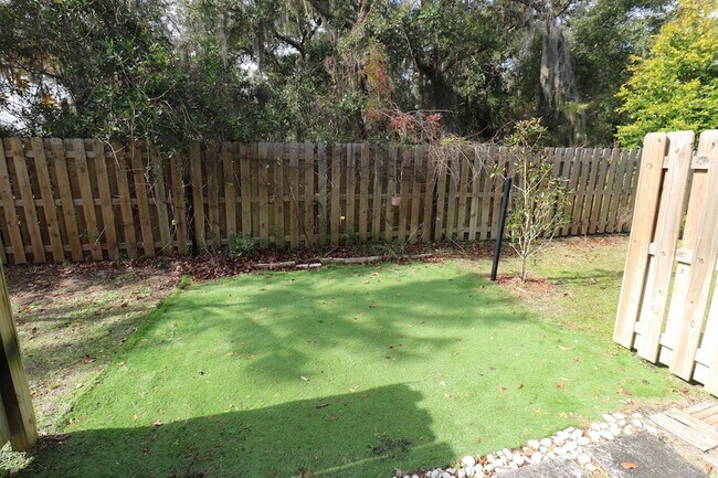 Building Photo - 172 Whispering Brk Dr