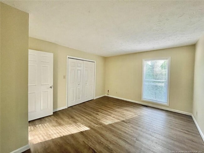 Building Photo - 5842 Aftonshire Dr