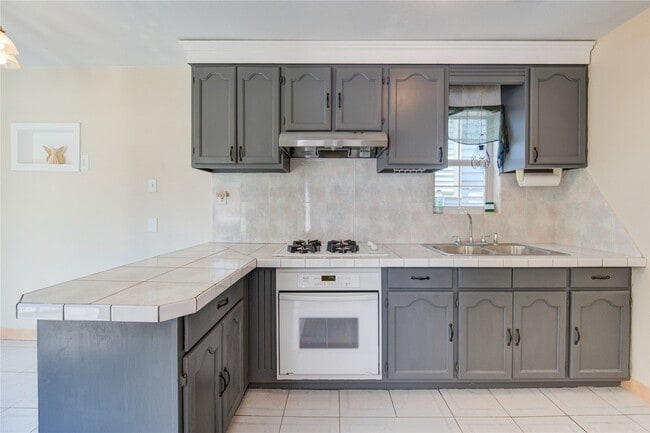 Building Photo - 1619 Ursuline St