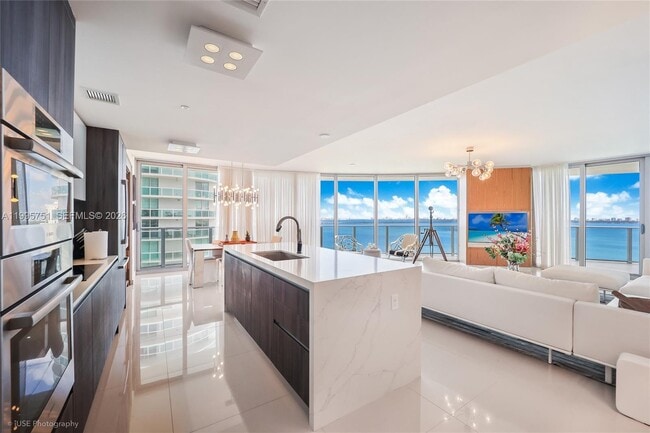 Building Photo - 488 NE 18th St