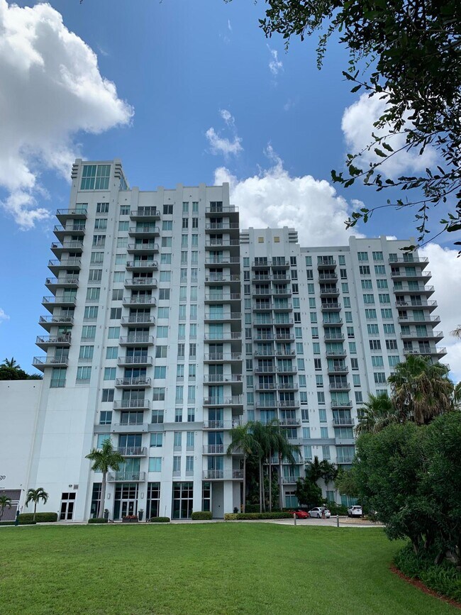 Building Photo - 300 S Australian Ave