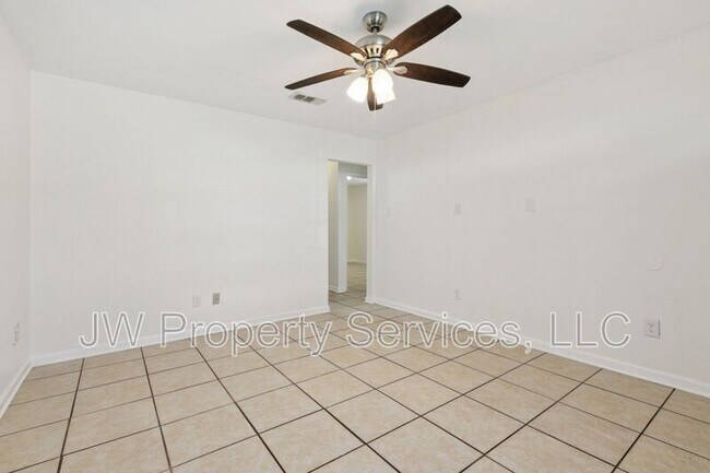Building Photo - 2501 Delery St
