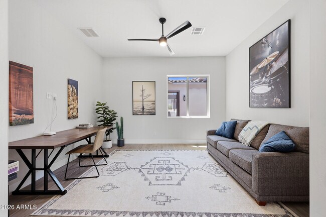 Building Photo - 6896 E Lomas Verdes Dr