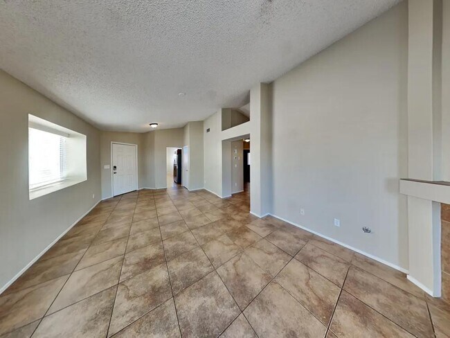 Building Photo - SINGLE FAMILY HOME