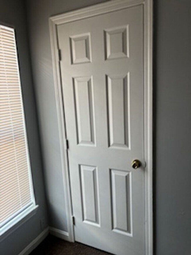 Building Photo - RH - 331