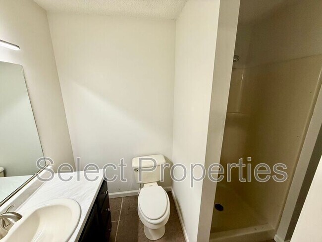 Building Photo - 1401 Elmdale Pl