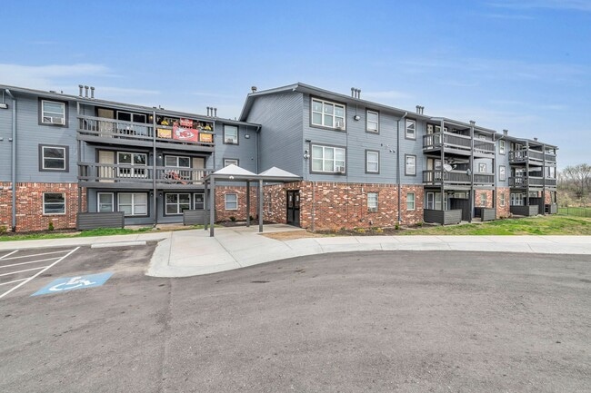 Primary Photo - Lakeview II Apartments