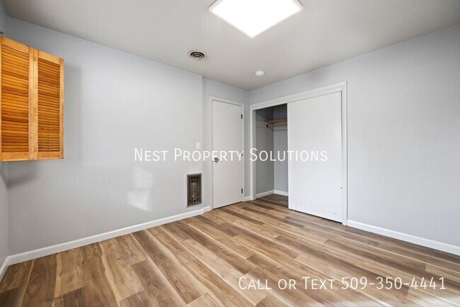 Building Photo - 1221 S Baker St