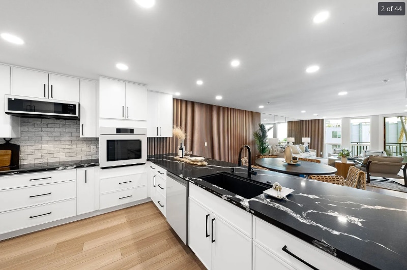 Building Photo - 2414 Front St