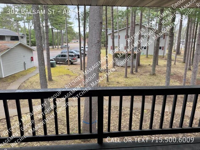 Building Photo - 302 Balsam St