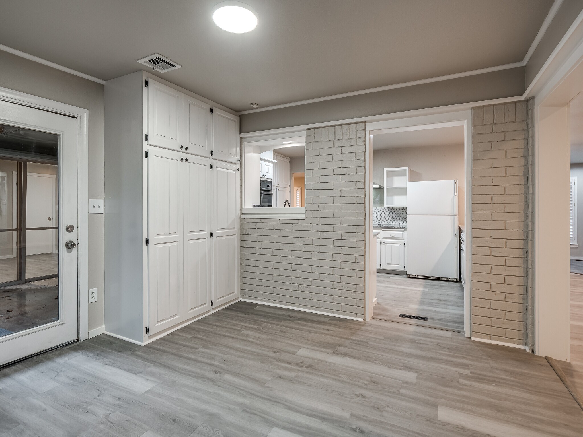 Building Photo - 12136 Thorn Ridge Rd