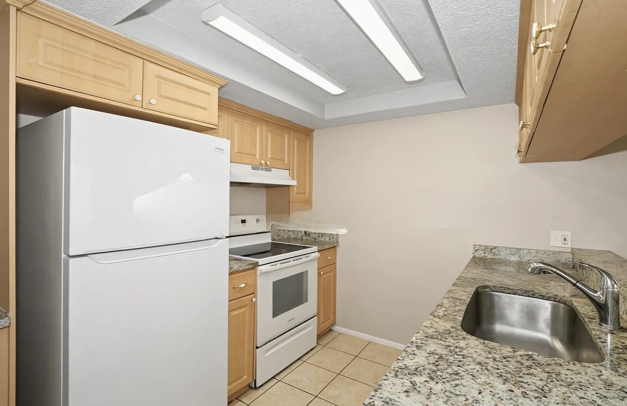 Building Photo - 7713 Seashore Dr