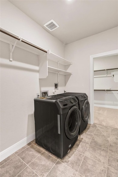 Building Photo - 5300 Cipriano Dr