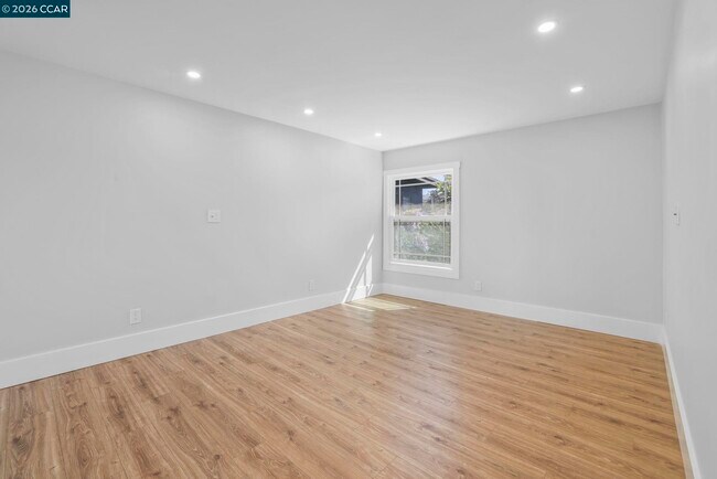 Building Photo - 1325 Hopkins St