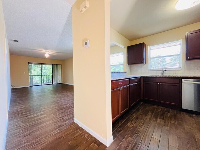 Building Photo - 5985 Forest Hill Blvd