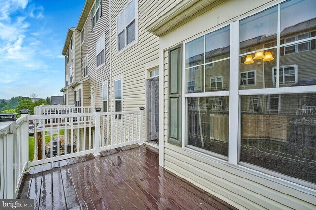 Building Photo - 25218 Briargate Terrace