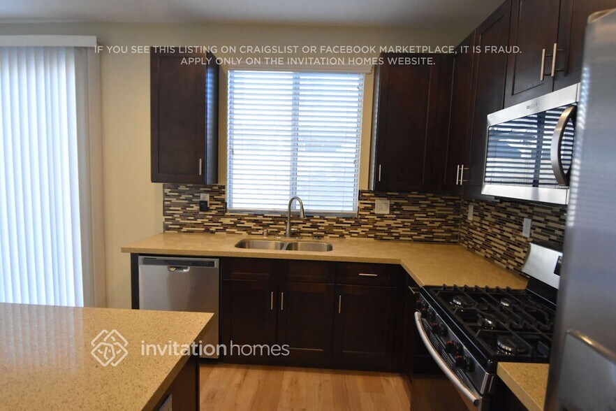 Building Photo - 1003 Pecos River Ave