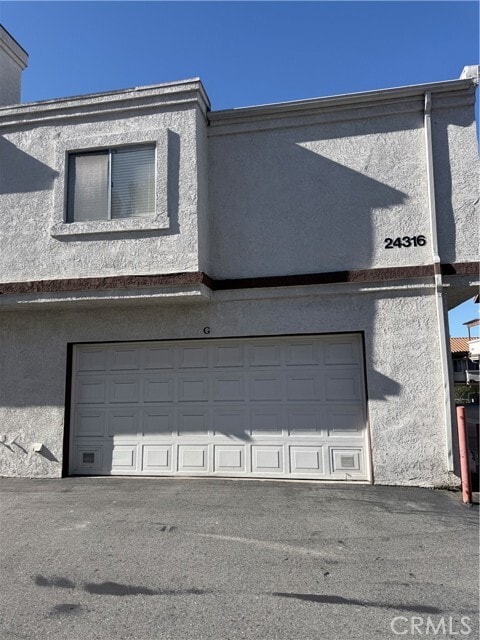 Building Photo - 24316 Sylvan Glen Rd