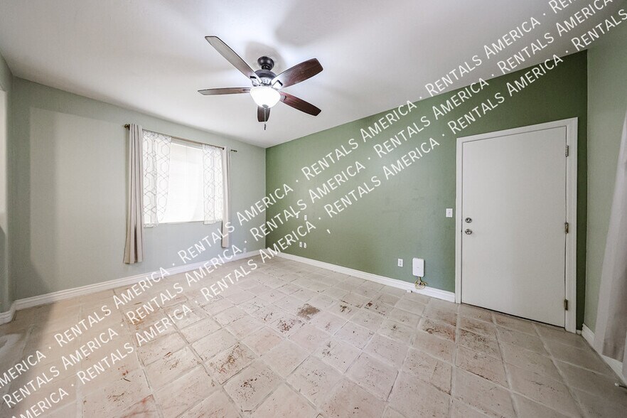 Building Photo - 2127 E Nighthawk Wy